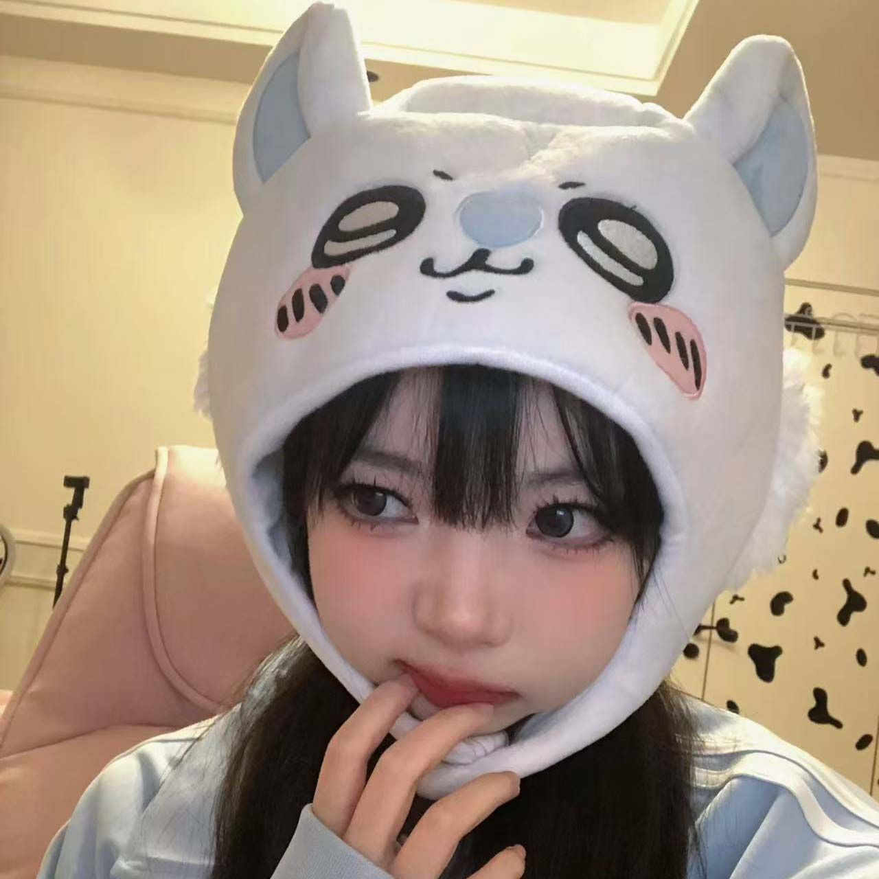 Anime Cosplay Girl Photo - Chiikawa Hachiware Usagi Cappello Simpatico Cartone